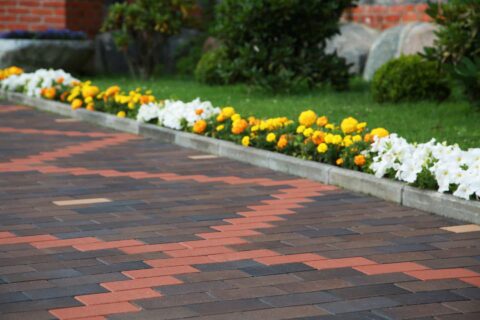 <b>Block Paving Edging</b> in Buckinghamshire, Berkshire, Hertfordshire & Middlesex
