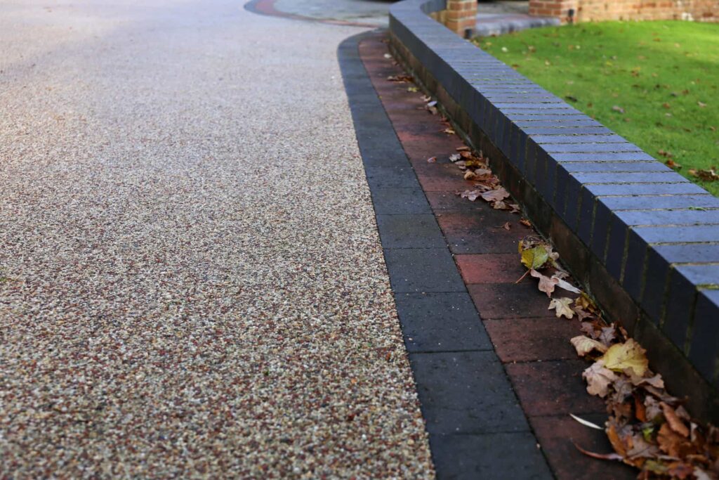 Driveway edging contractors Buckinghamshire, Berkshire, Hertfordshire & Middlesex