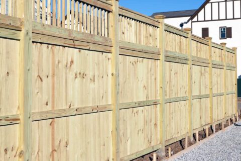 <b>Fencing Contractors</b> in Buckinghamshire, Berkshire, Hertfordshire & Middlesex